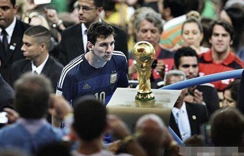 是两条红线 是两条红线