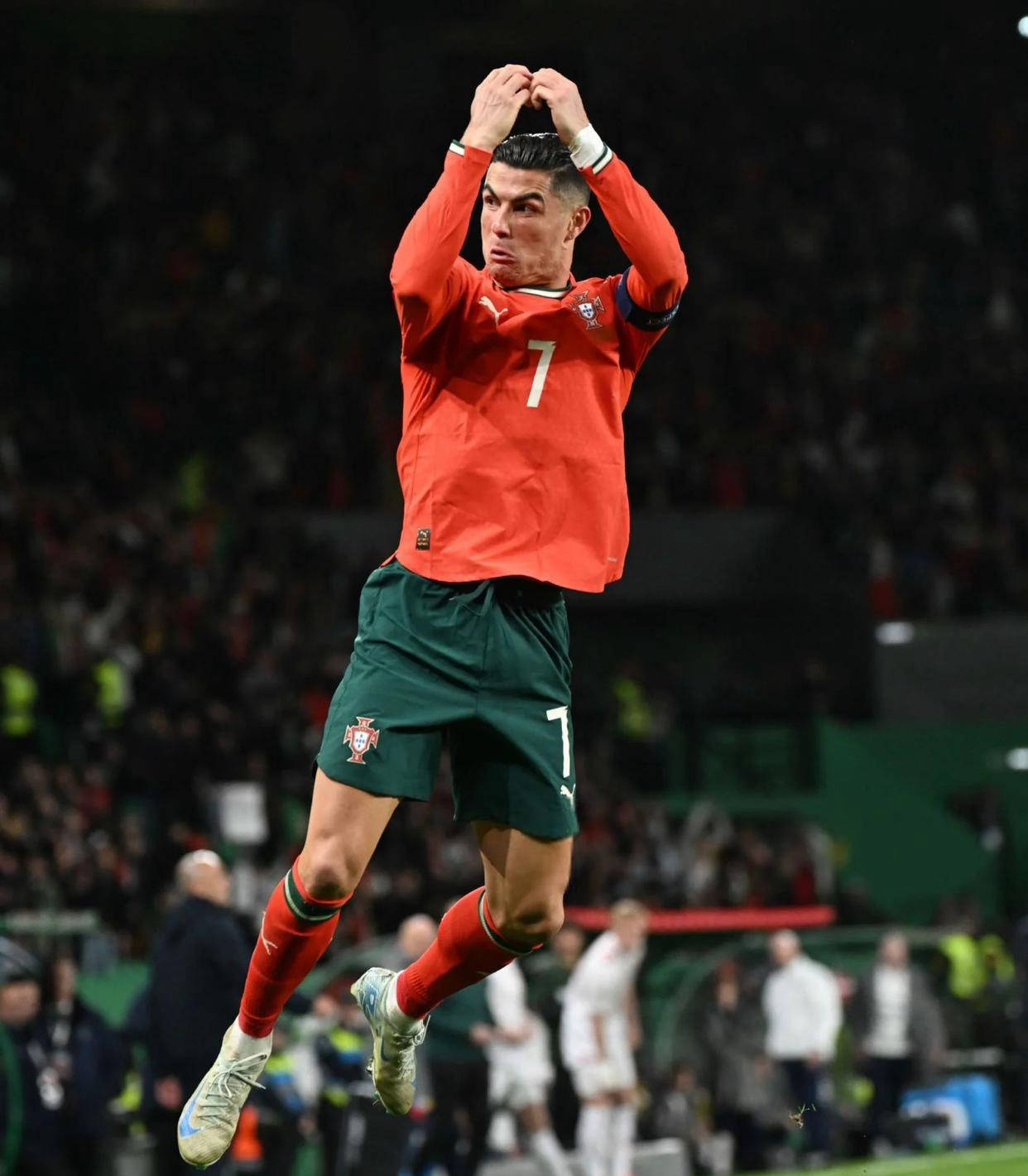 指尖将球拨 指尖将球拨