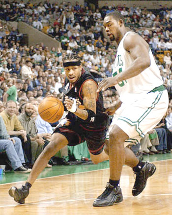 米奇·曼托（Mickey Mantle）凭借左右开弓的恐怖力量，成为纽约洋基新一代的领军人物