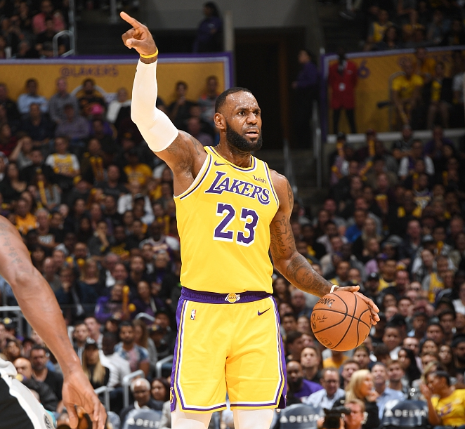 只是赛场边 只是赛场边